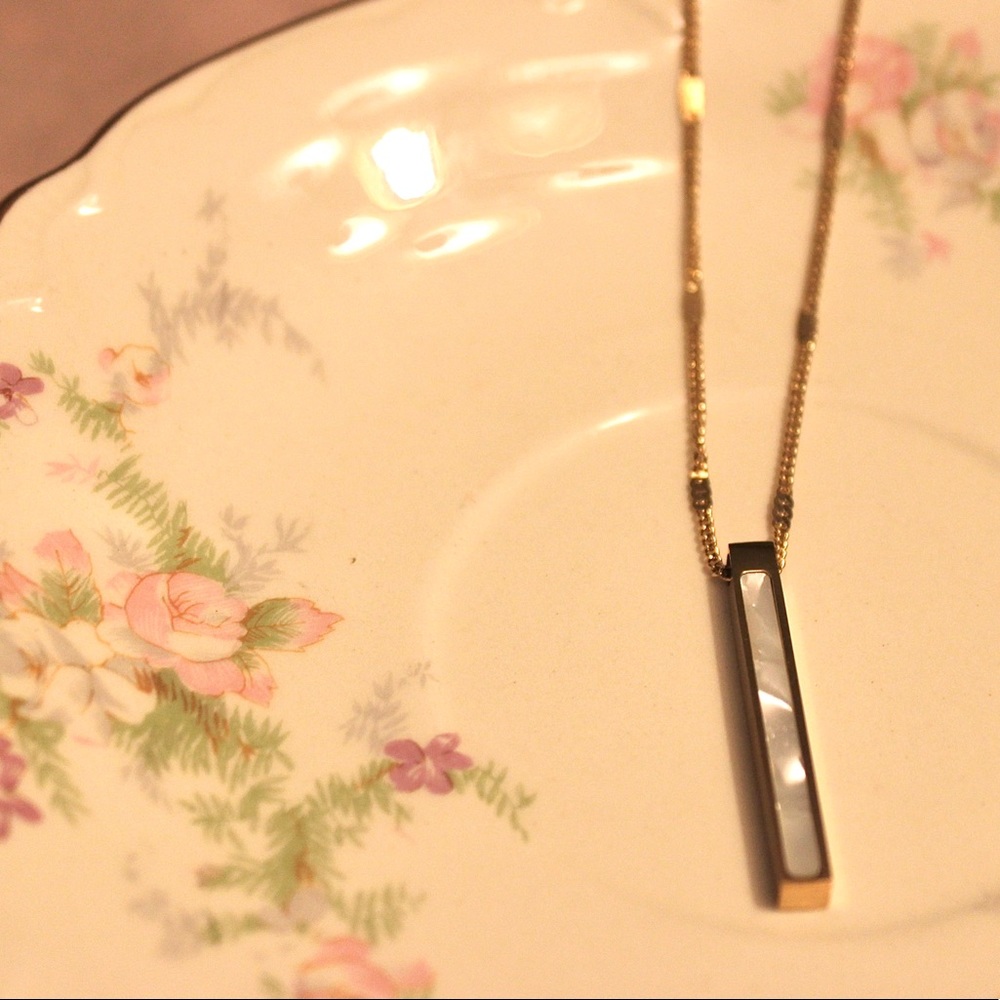 Mother of pearl gold necklace